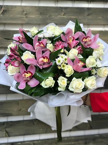 Букет цветов из: Розы и Хризантемы в Неклюдово Нижегородская область