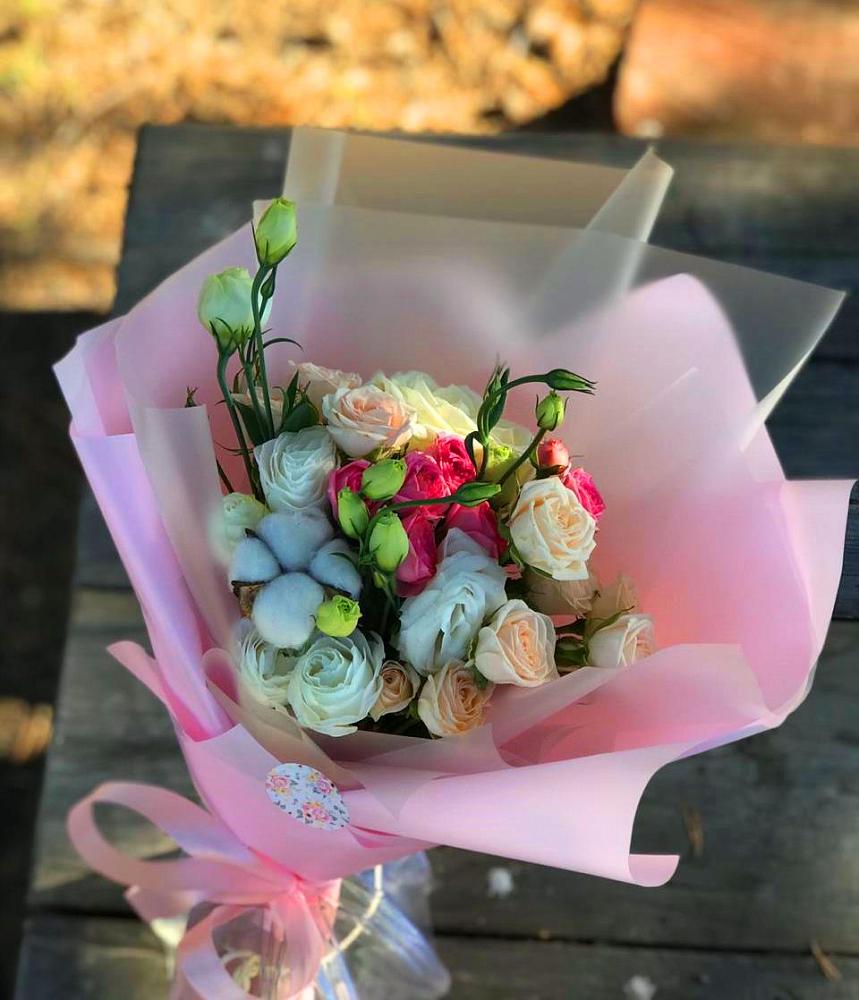 Букет цветов из: Розы и Лизиантусы в Неклюдово Нижегородская область