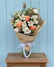 Букет цветов из:  Альстромерии, Лизиантусы, Розы и Хризантемы в Неклюдово Нижегородская область