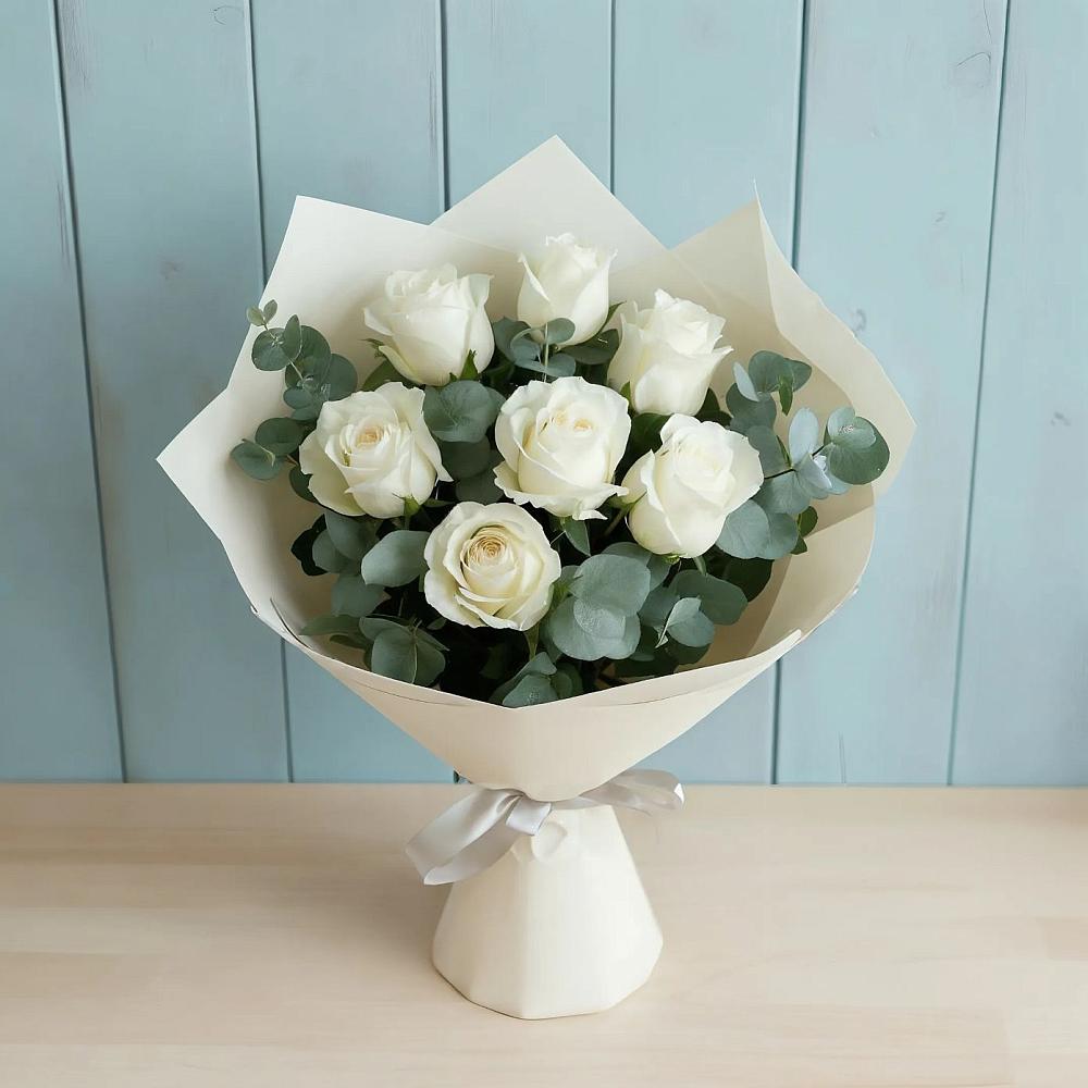 Букет Белые розы в Эвкалипте в Неклюдово Нижегородская область