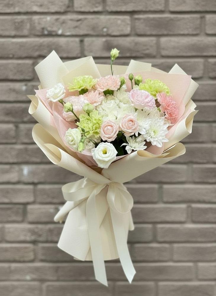 Букет цветов из: Гвоздики, Розы, Лизиантусы и Хризантемы в Неклюдово Нижегородская область