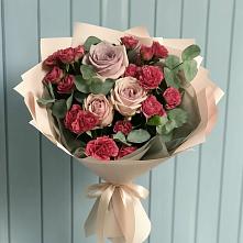Букет цветов из:  Гвоздики и Розы в Неклюдово Нижегородская область
