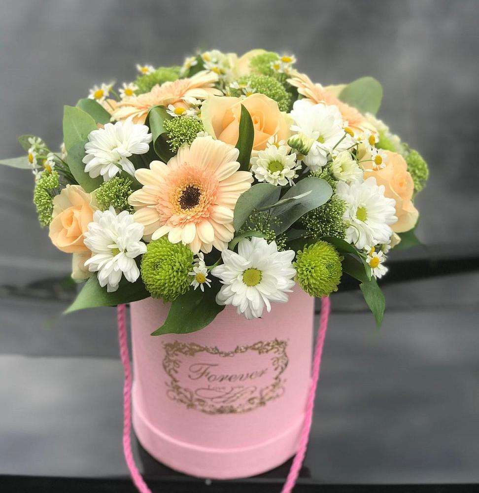 Цветочная композиция из Розы, Герберы и Хризантемы в шляпной коробке в Неклюдово Нижегородская область